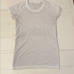Lululemon shirt sleeve tech tee